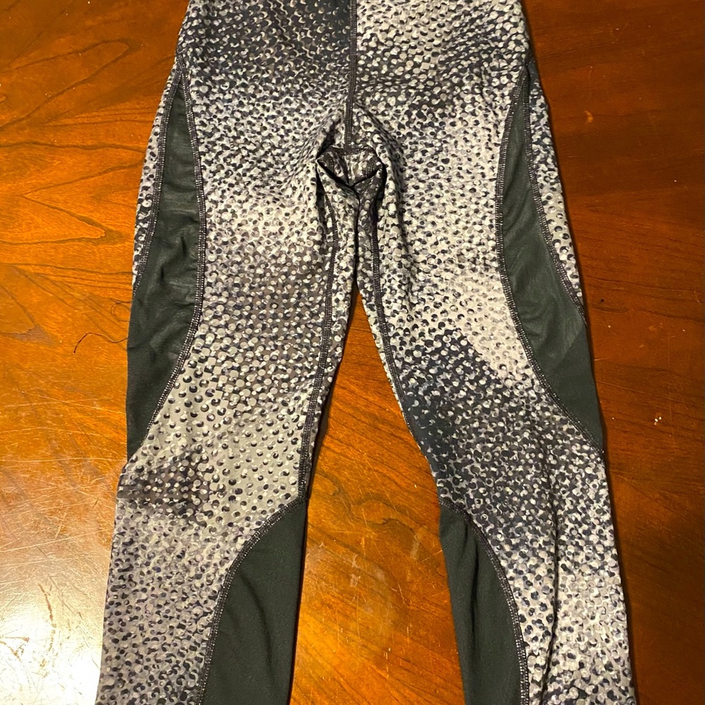 Nike Women’s mid rise leggings